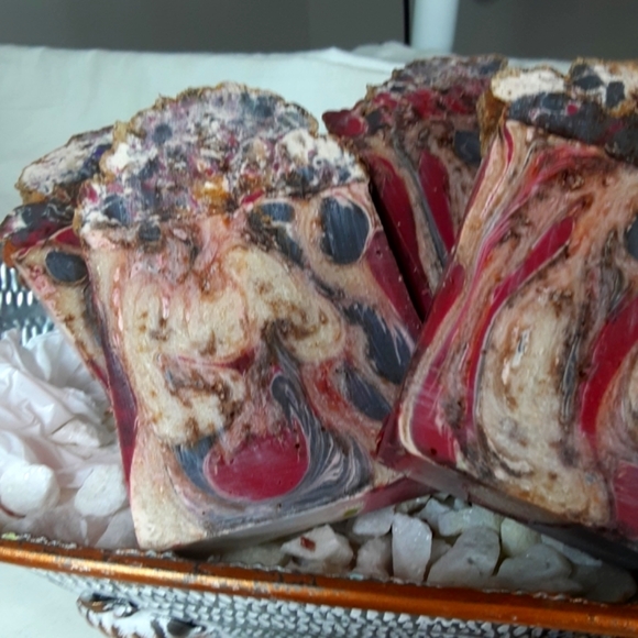 2 Dragon blood slayer scented large soap bars - Picture 5 of 15